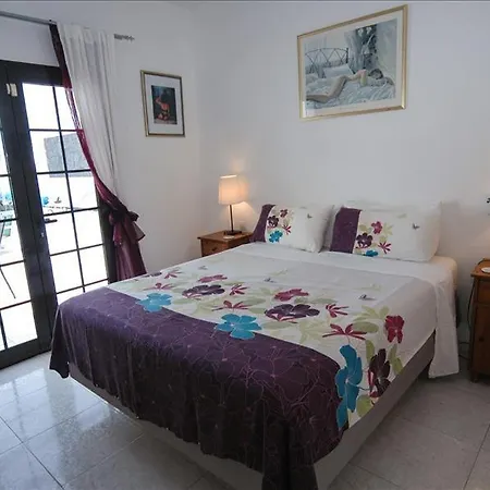 In Playa Blanca Sleeps 4 Includes Swimming Pool And Wifi Willa