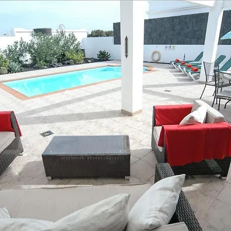 Willa In Playa Blanca Sleeps 4 Includes Swimming Pool And Wifi *
