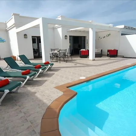 In Playa Blanca Sleeps 4 Includes Swimming Pool And Wifi * Playa Blanca (Lanzarote)